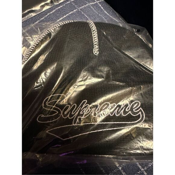Supreme Contrast Stich Beanie (FW22) “Black” - Picture 4 of 4